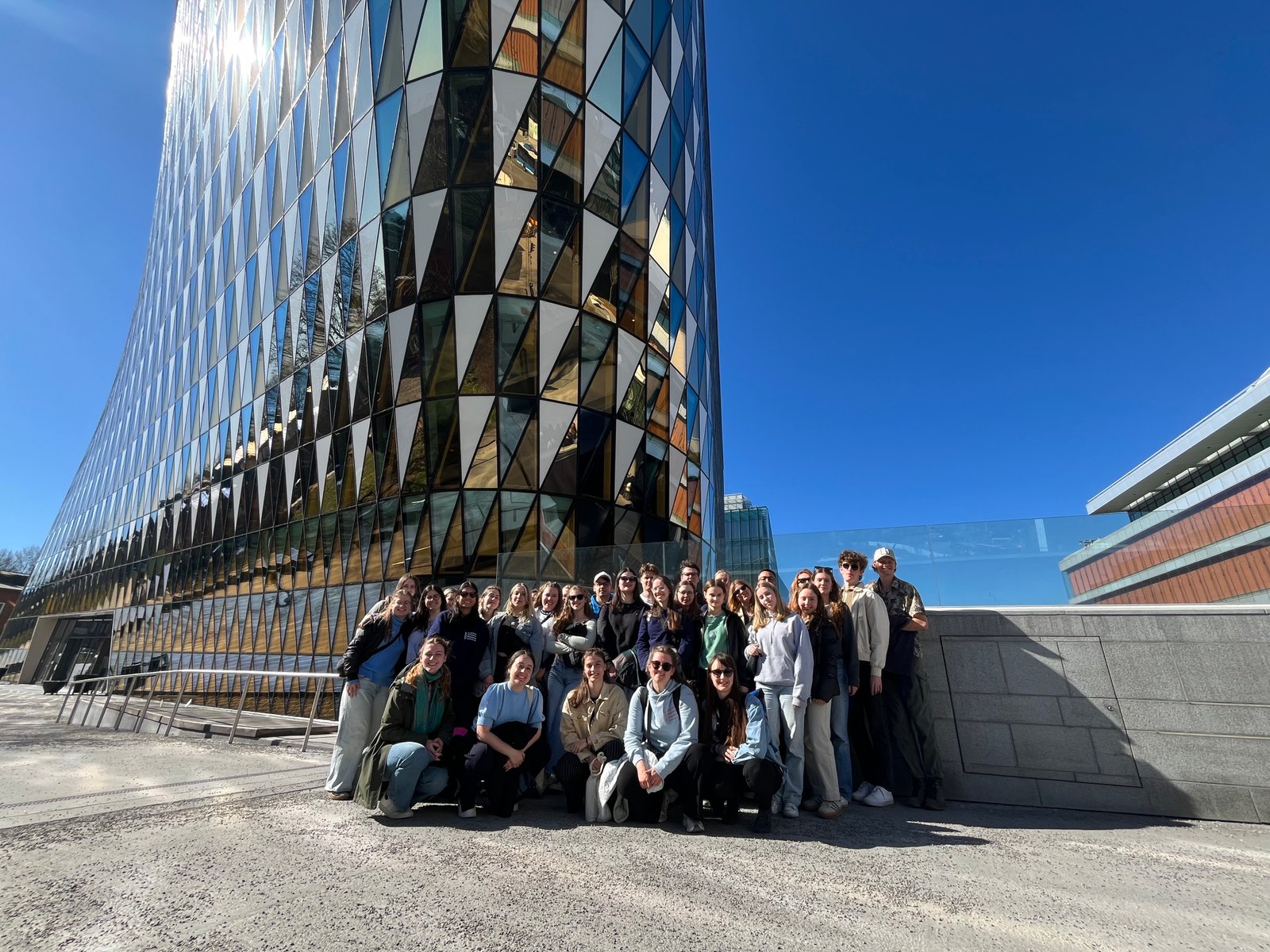 Members of the Student Council Molecular Biomedicine at the Rheinische Friedrich-Wilhelms University of Bonn in front of the Karolinska Institutet